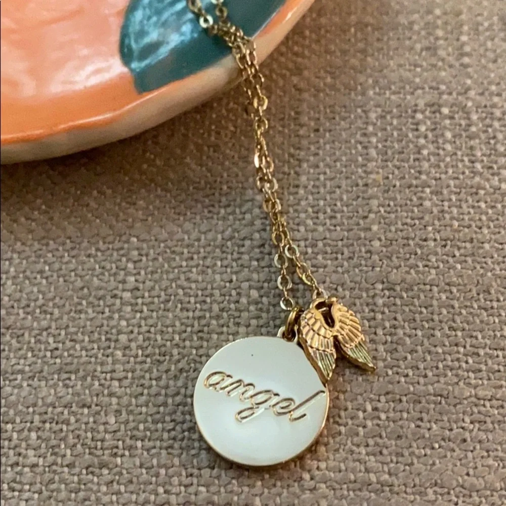 SALE! 3 for $20🌠 Angel pendant with wings necklace - Picture 1 of 4